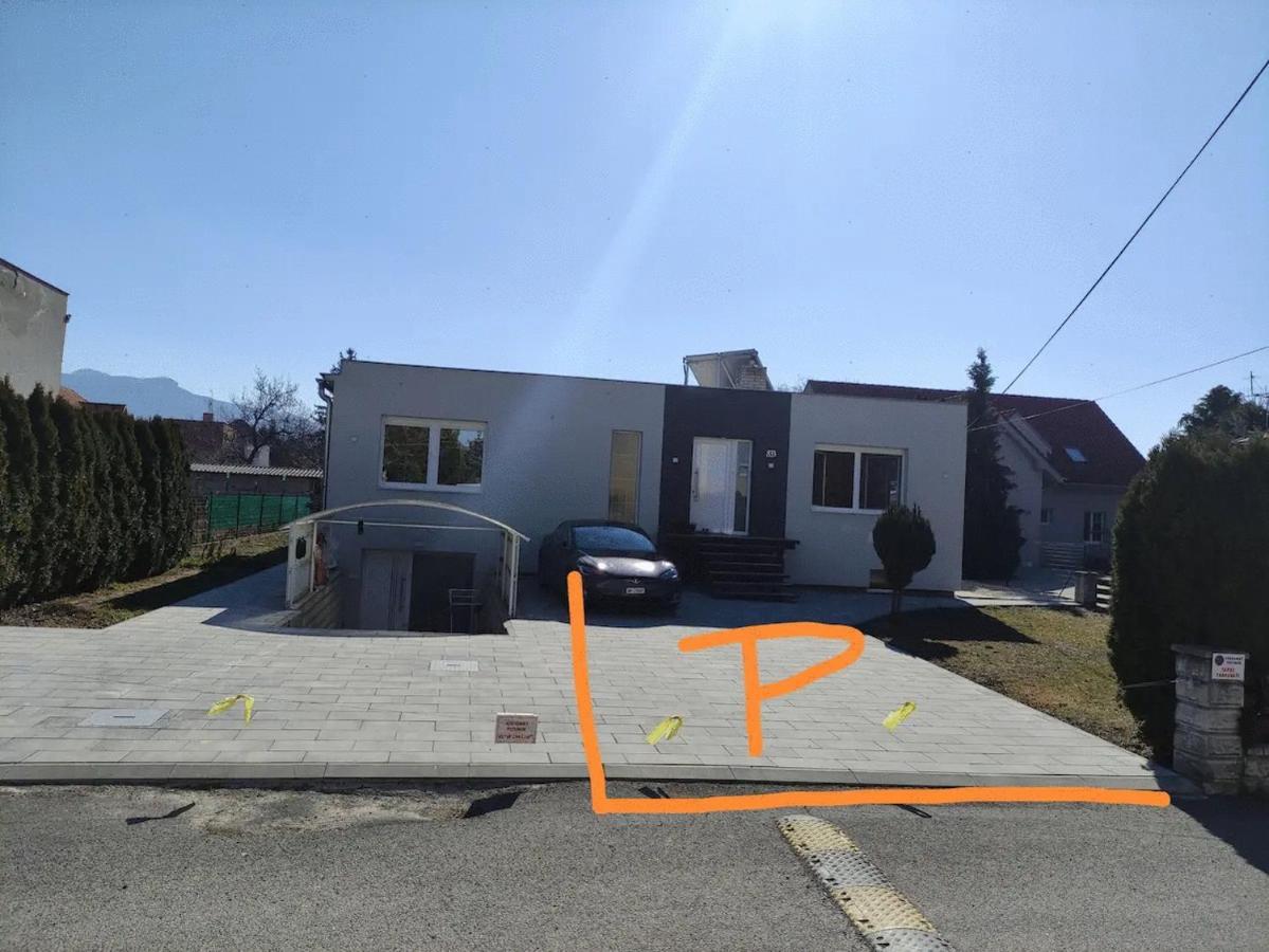 Slnecny Apartmanovy Dom Oslany Екстер'єр фото